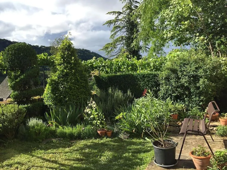 Chateau De Busqueilles - La Couple Autoire